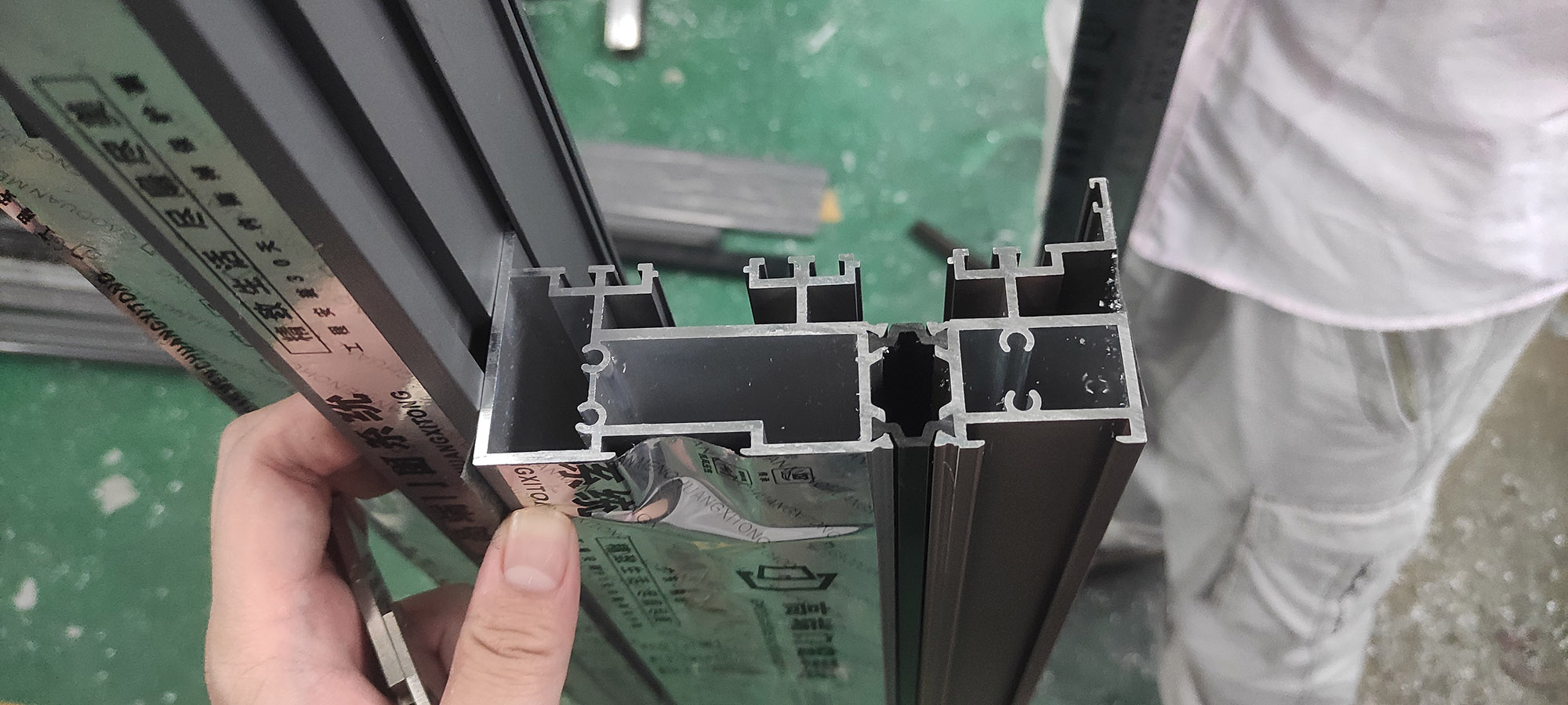 断桥隔热门窗铝材厚度标准是多少？